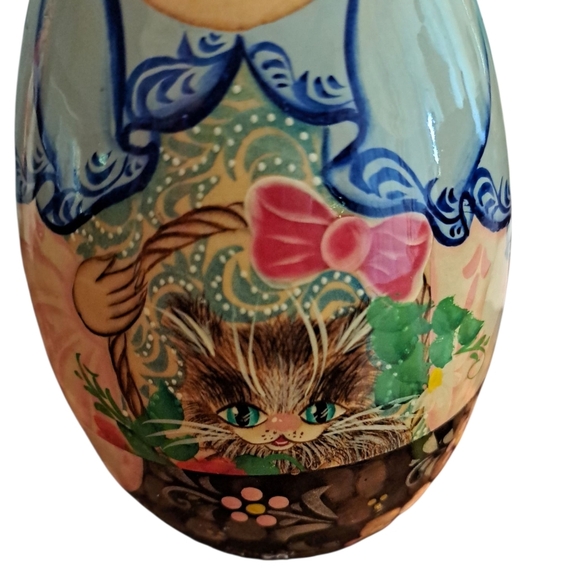 Russian Girl Stacking Doll With 3 Small Ones Inside - Picture 2 of 4